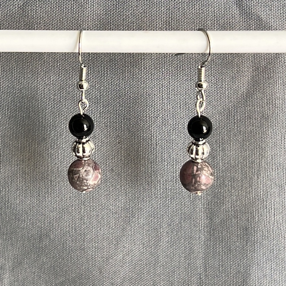 21144 Black Howlite and Onyx Earrings